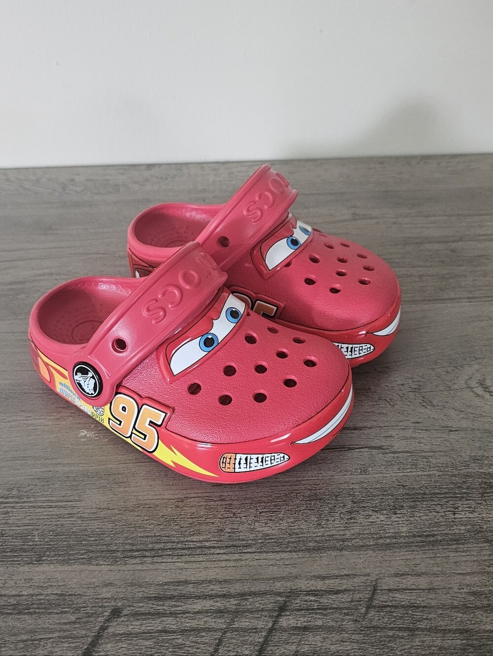 Crocs Disney and Pixar Cars Lightning McQueen Classic Clogs Baby Boy Slip-On C6